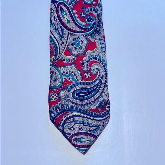 Vtg 80s Gloria Vanderbilt red, gray, cream & turquoise large paisley silk tie - Picture 1 of 5